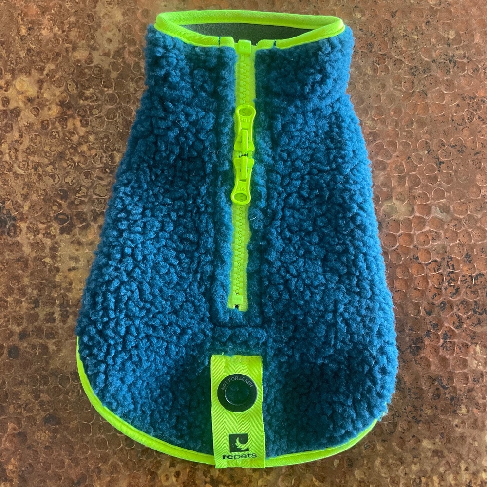 RC Pets Tundra Fleece Coat. Sea Blue & Fluorescent Yellow. Size 8 (XS)